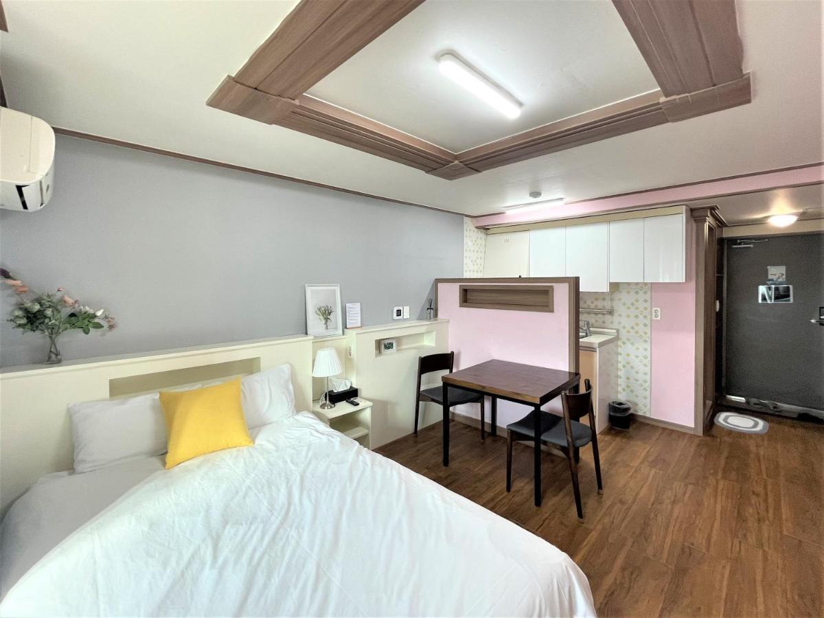 סאוגוויפו Hy Choi Hostel מראה חיצוני תמונה